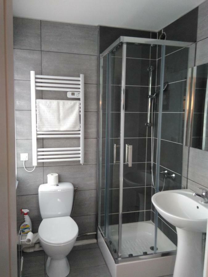 Circuit Des 24 H A 10 Mn - 2 Chambres, 4 Personnes & Cuisine